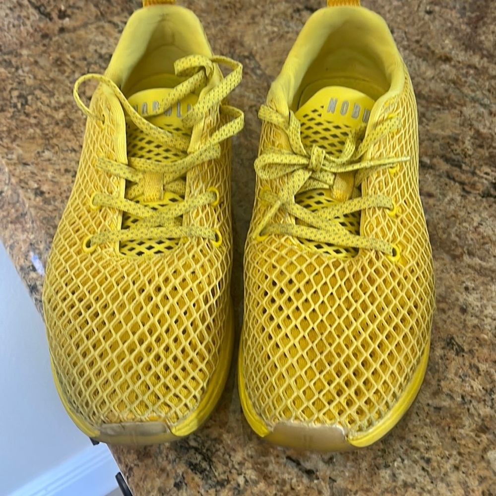 Yellow, noble runners